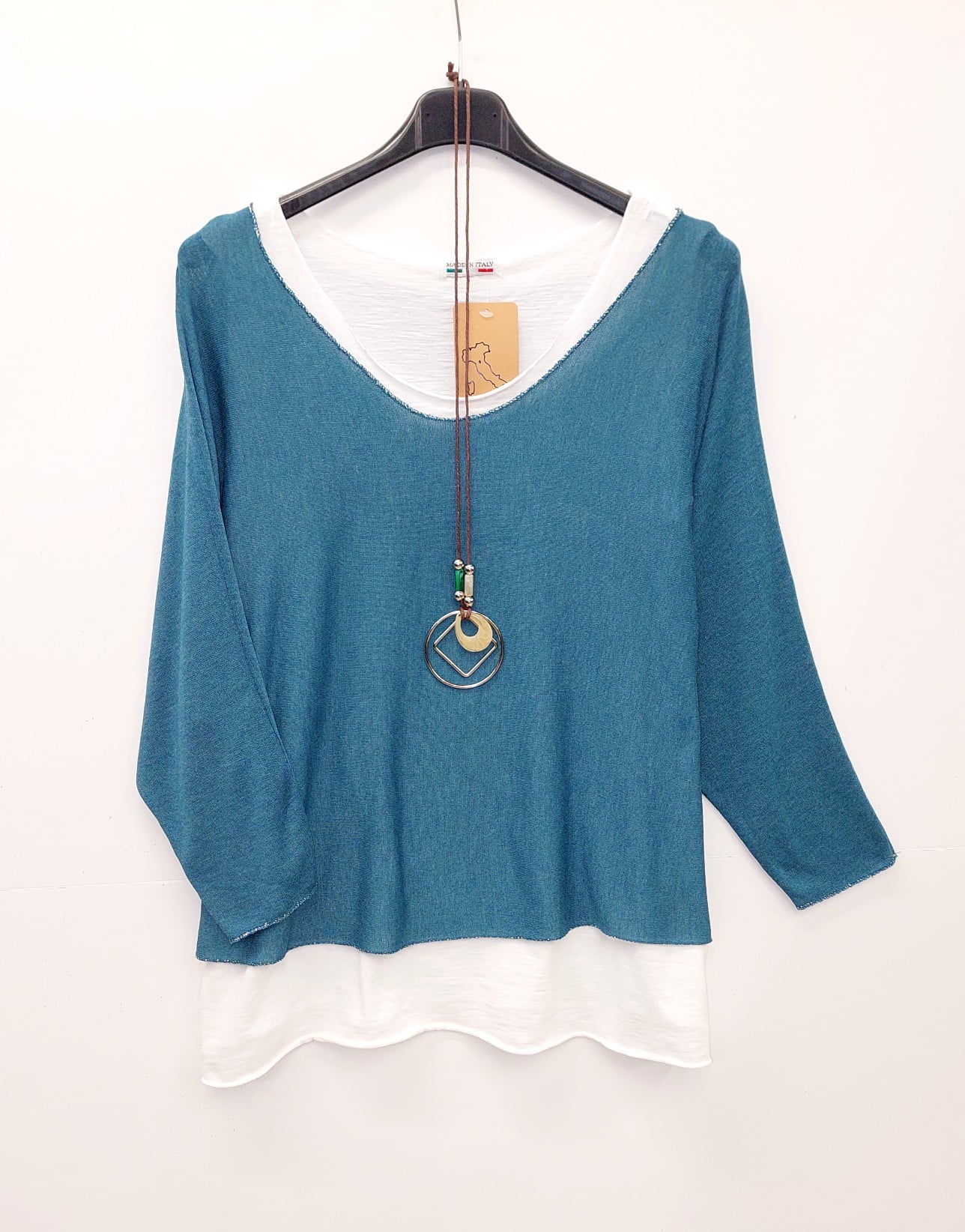 μπλούζα με κολιέ πετρόλ